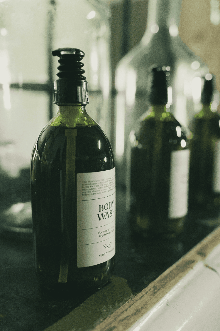 BODY WASH Mysterious East